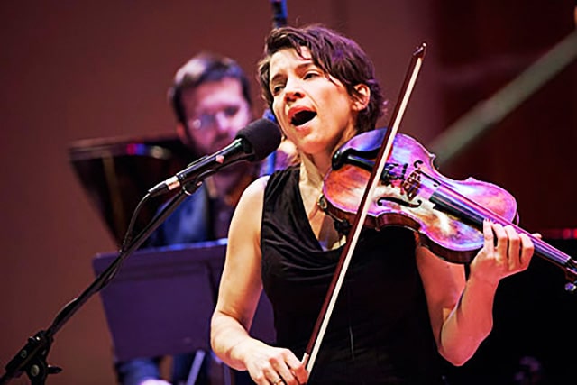 Carla Kihlstedt playing the violin